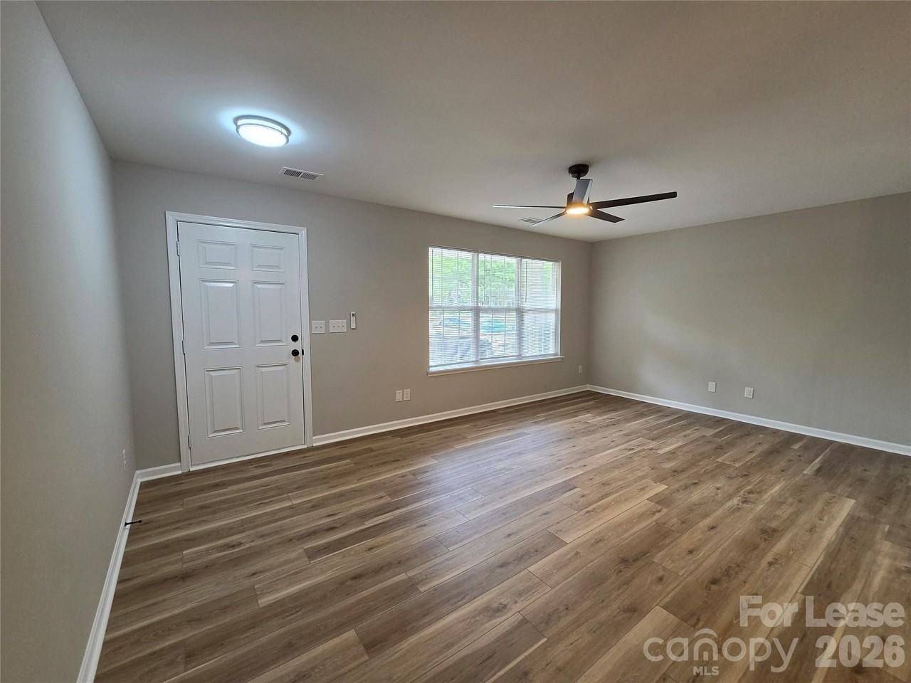 109 Delargy Cir - Photo 3 of 14