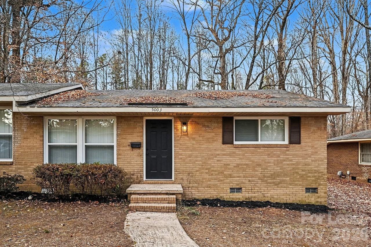5003 Lakecrest Dr - Photo 2 of 17