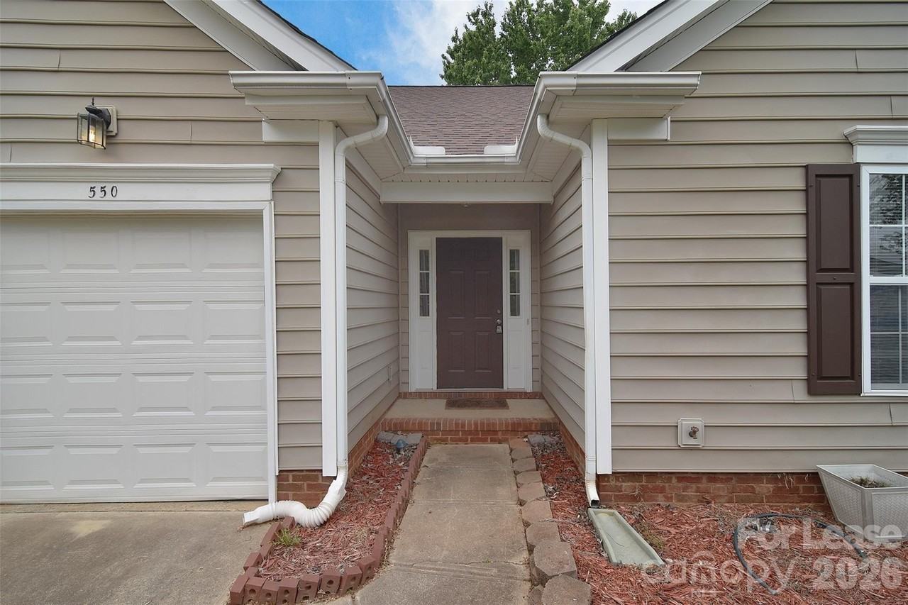 550 Carlisle Dr - Photo 4 of 37