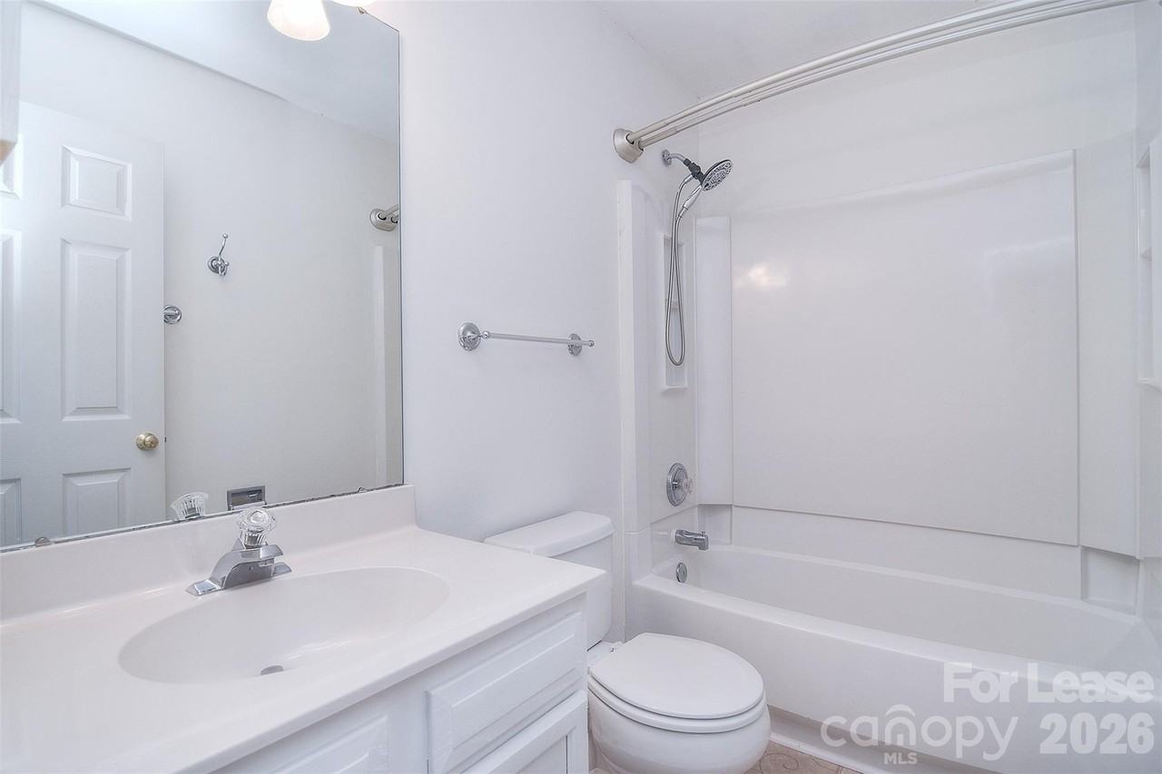 550 Carlisle Dr - Photo 6 of 37