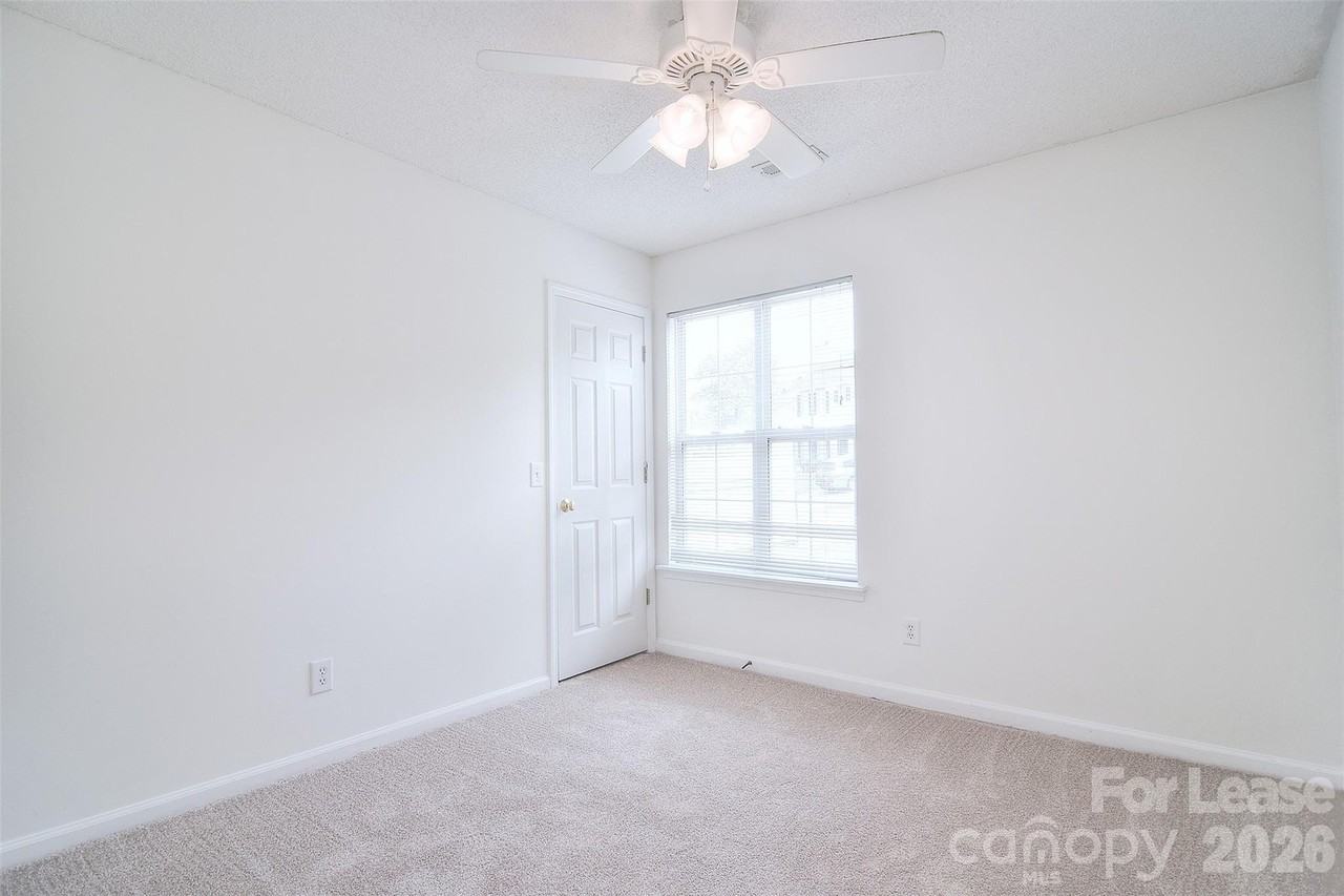 550 Carlisle Dr - Photo 7 of 37