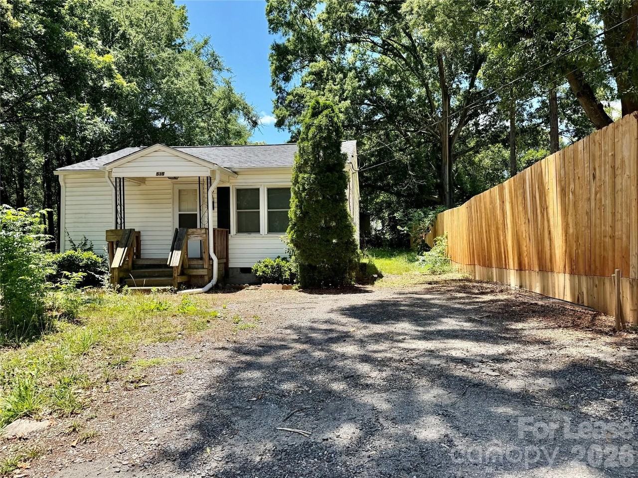 535 Pearl St - Photo 2 of 17