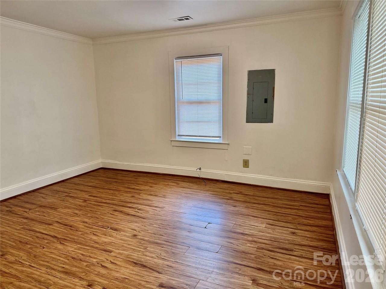 535 Pearl St - Photo 4 of 17