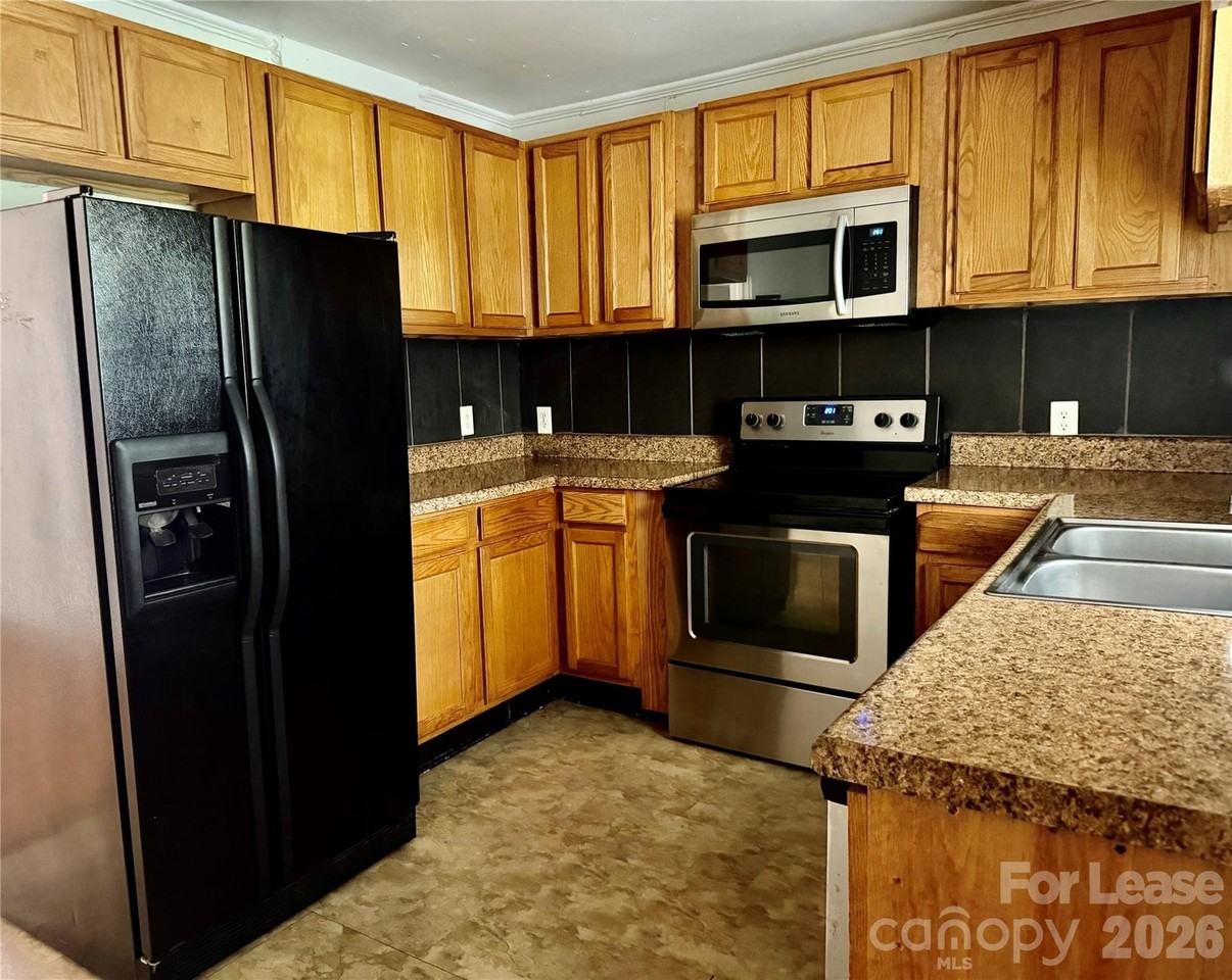 535 Pearl St - Photo 5 of 17