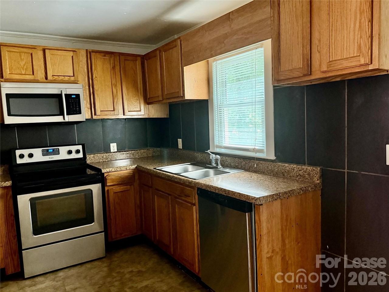 535 Pearl St - Photo 6 of 17