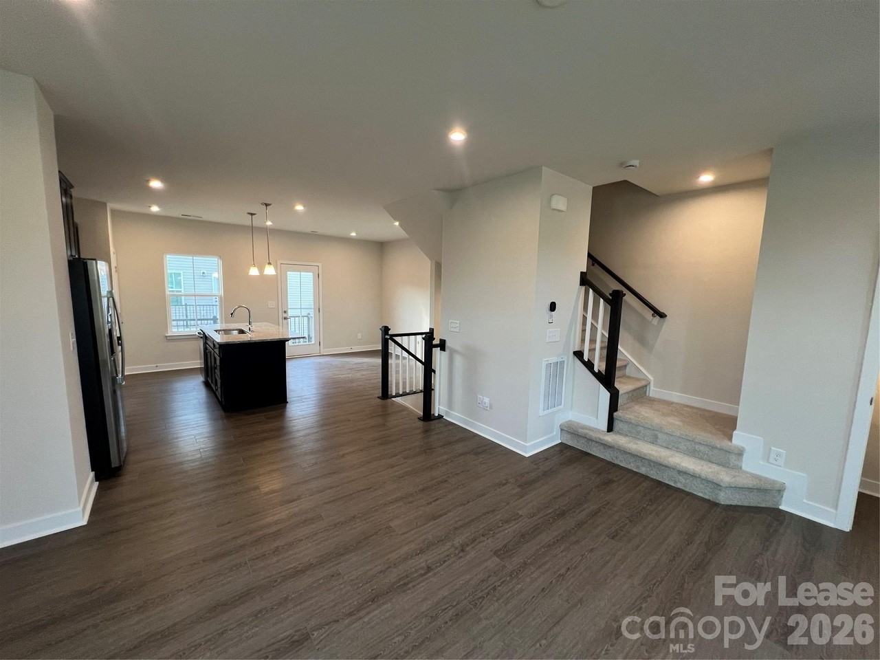 1814 Aspire St - Photo 3 of 21