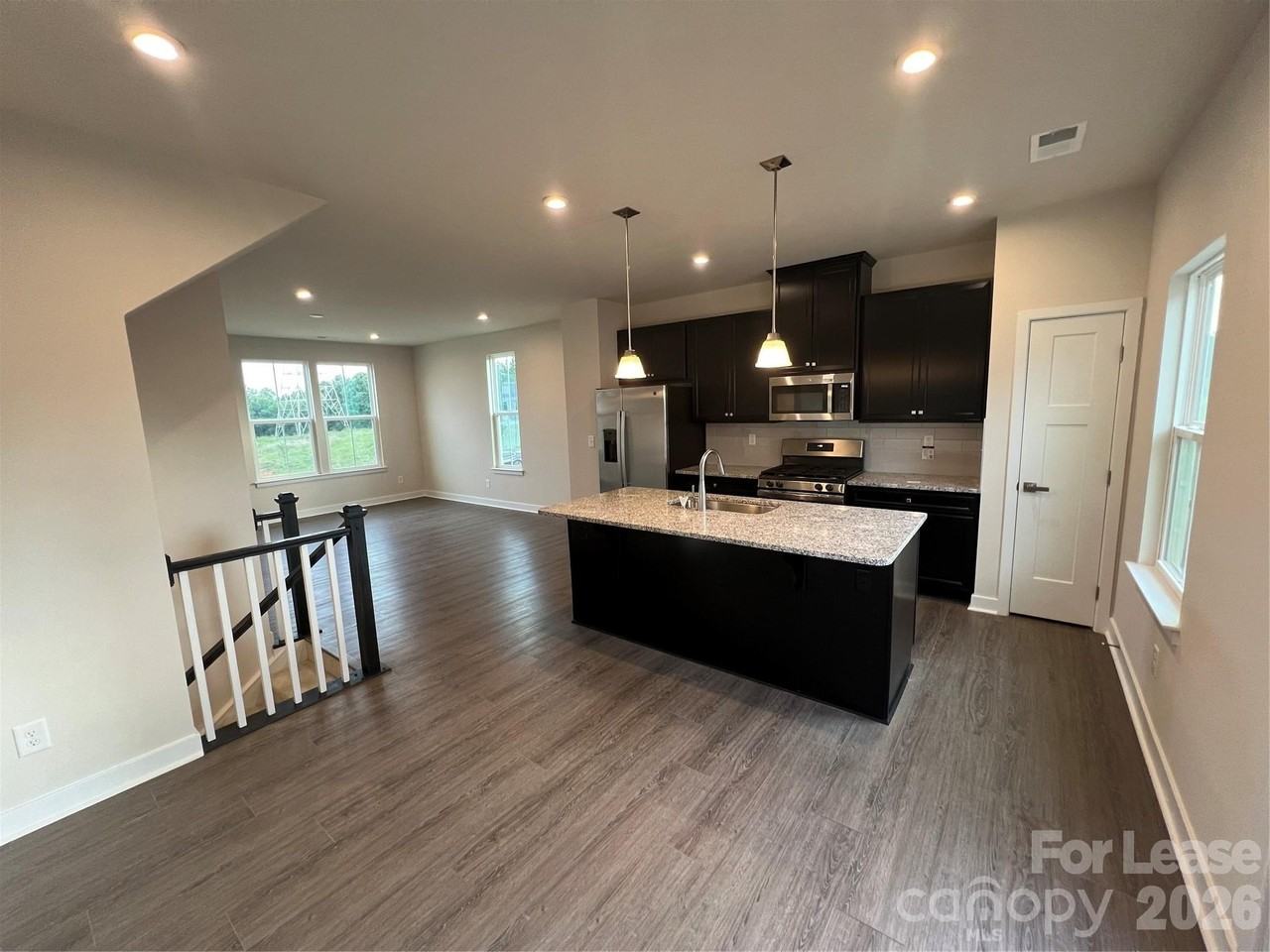 1814 Aspire St - Photo 5 of 21