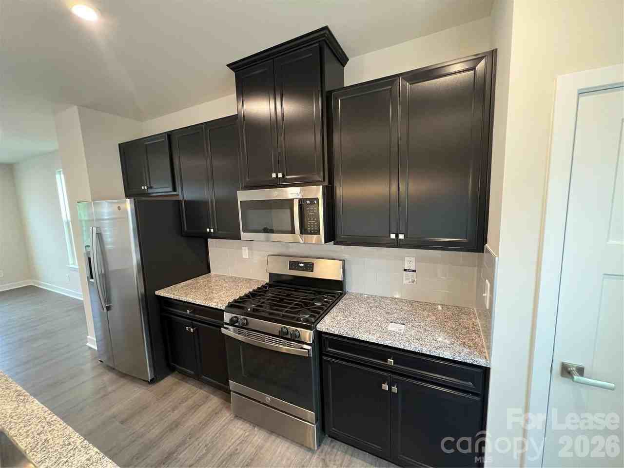 1814 Aspire St - Photo 6 of 21