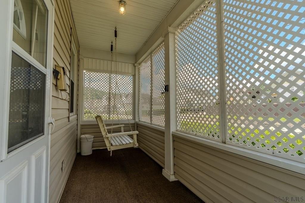 222 Strayer St - Photo 2 of 31