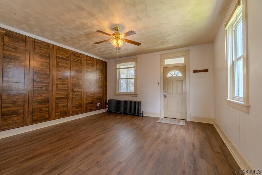 222 Strayer St - Photo 5 of 31