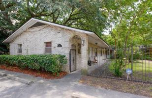 featured image of 1611 Jessamine Rd #1C