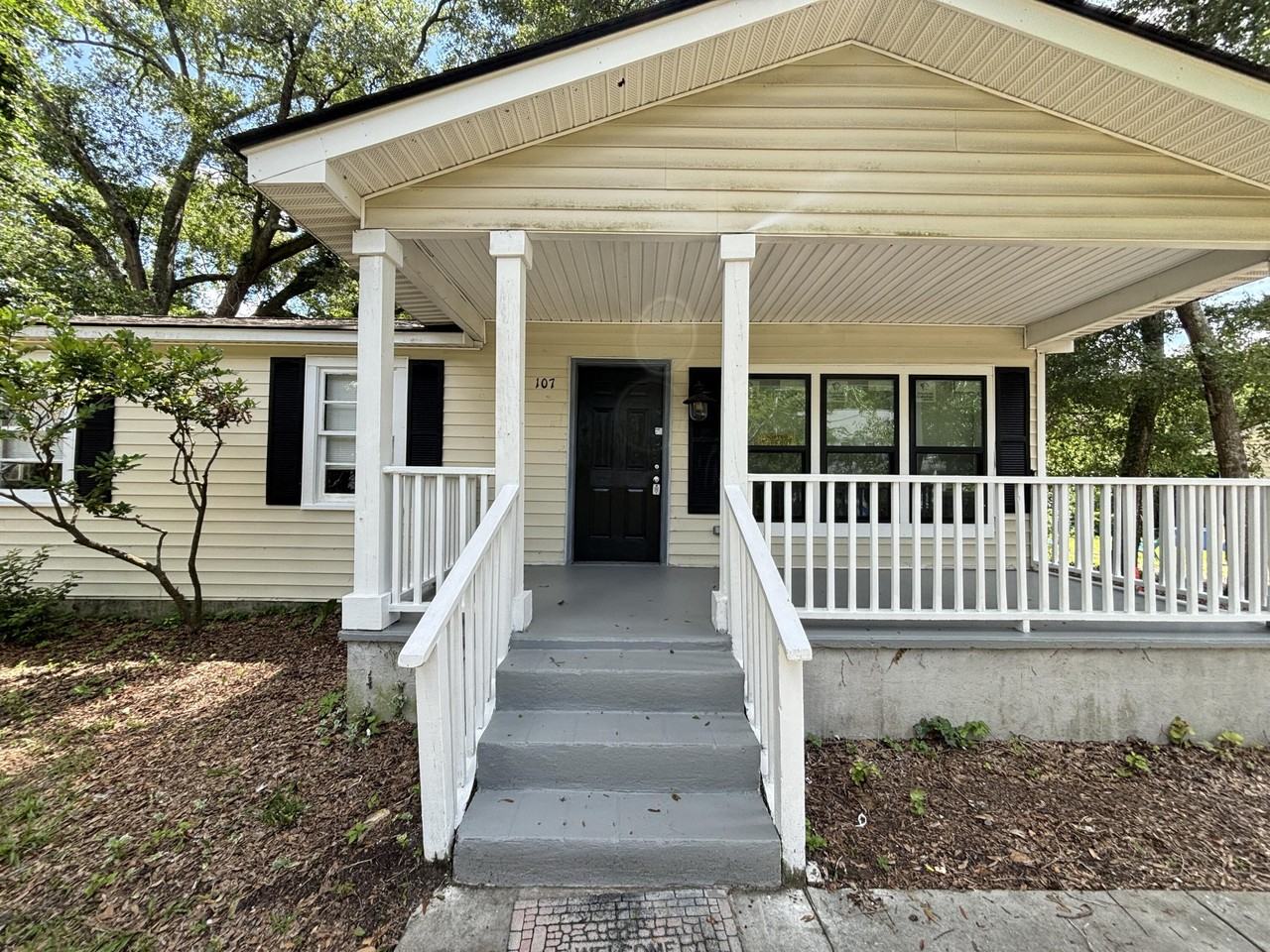 107 Sasportas Ln - Photo 2 of 26