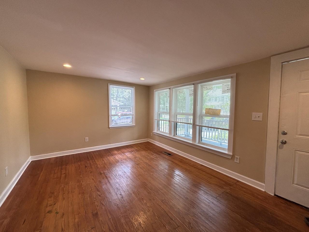 107 Sasportas Ln - Photo 7 of 26