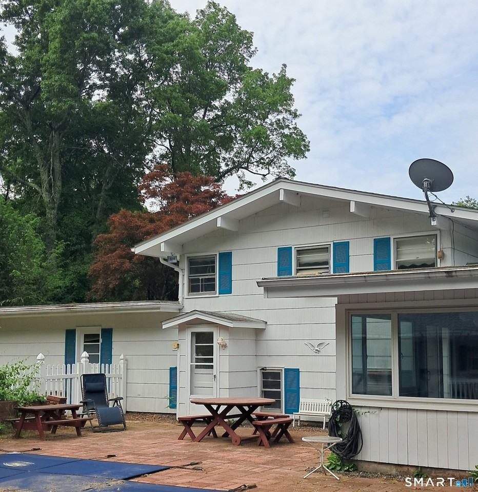 21 Hillcrest Dr - Photo 2 of 10