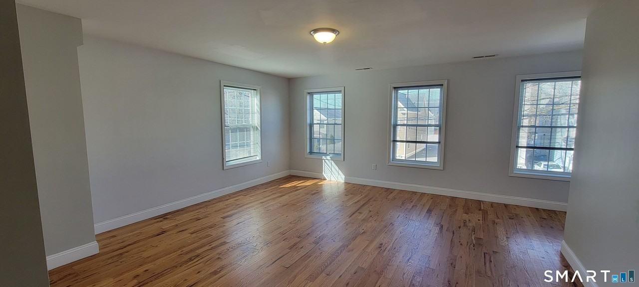 537 Winchester Ave - Photo 3 of 17