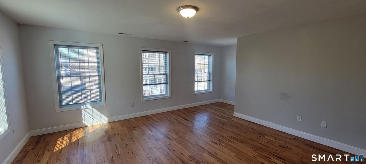 537 Winchester Ave - Photo 4 of 17