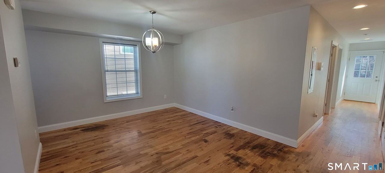 537 Winchester Ave - Photo 5 of 17