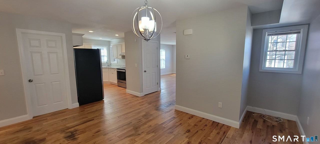 537 Winchester Ave - Photo 6 of 17