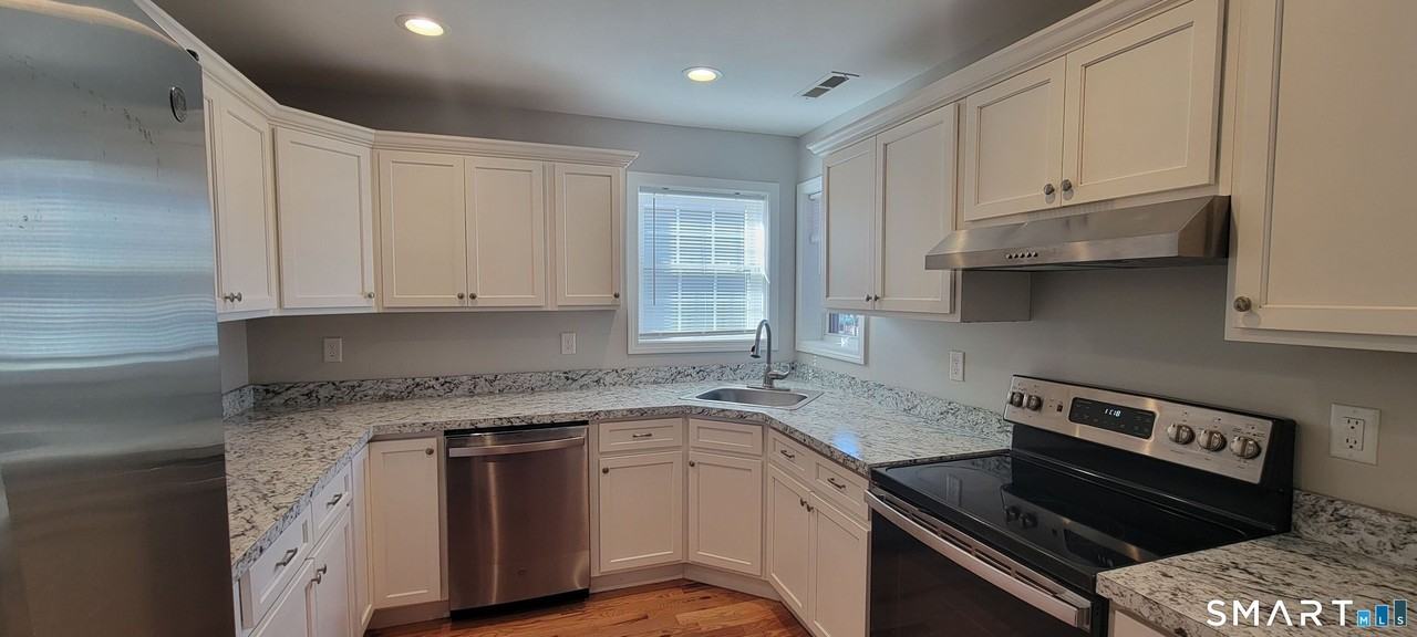 537 Winchester Ave - Photo 7 of 17