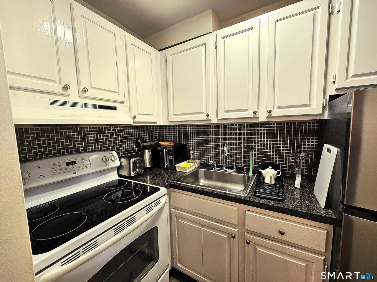 100 York St #17K - Photo 6 of 32