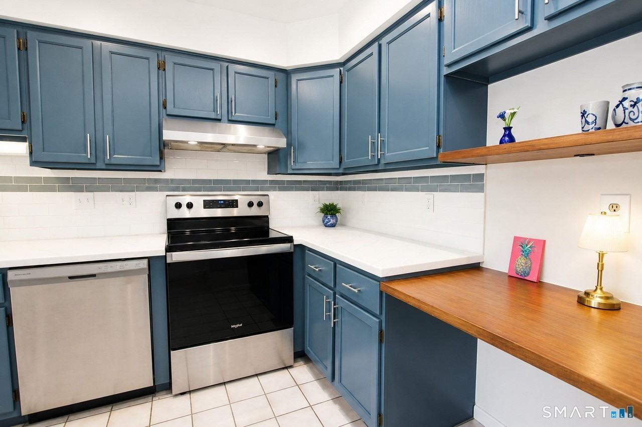 40 Huntington Ct #40 - Photo 4 of 18