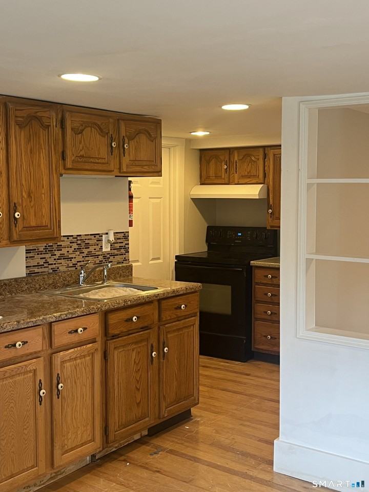 43 Wallens St #1st - Photo 2 of 5