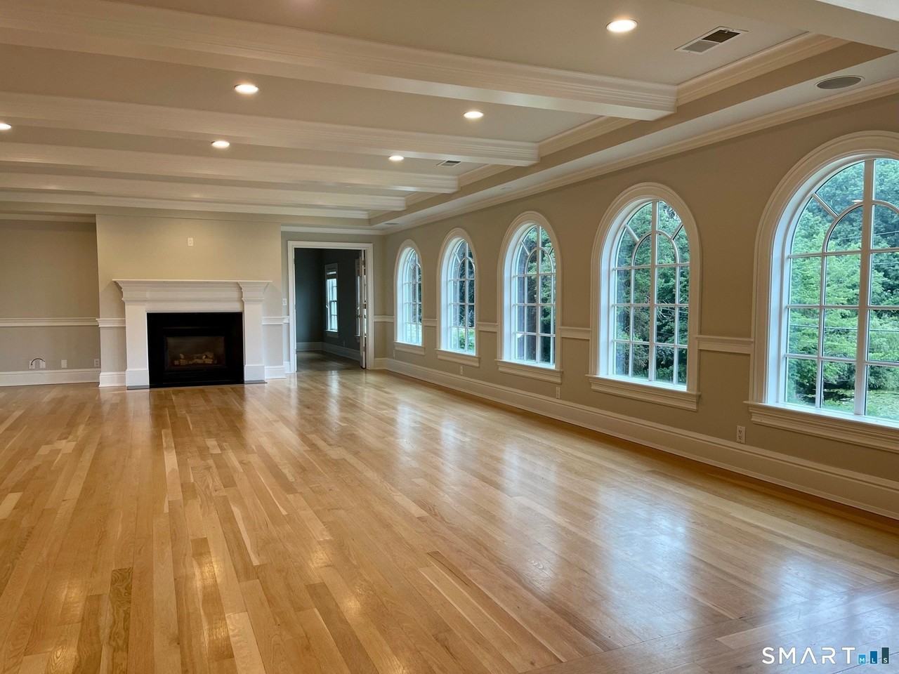 19 Deercliff Rd - Photo 4 of 32