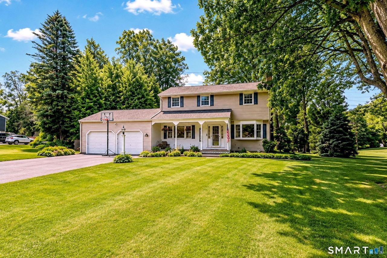 352 Hitching Post Dr - Photo 2 of 40