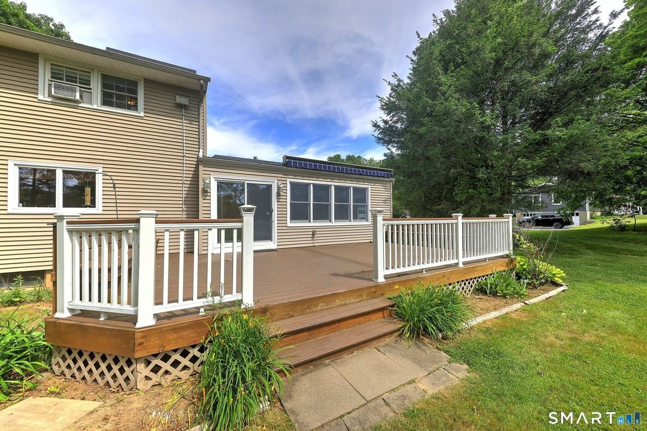 352 Hitching Post Dr - Photo 4 of 40