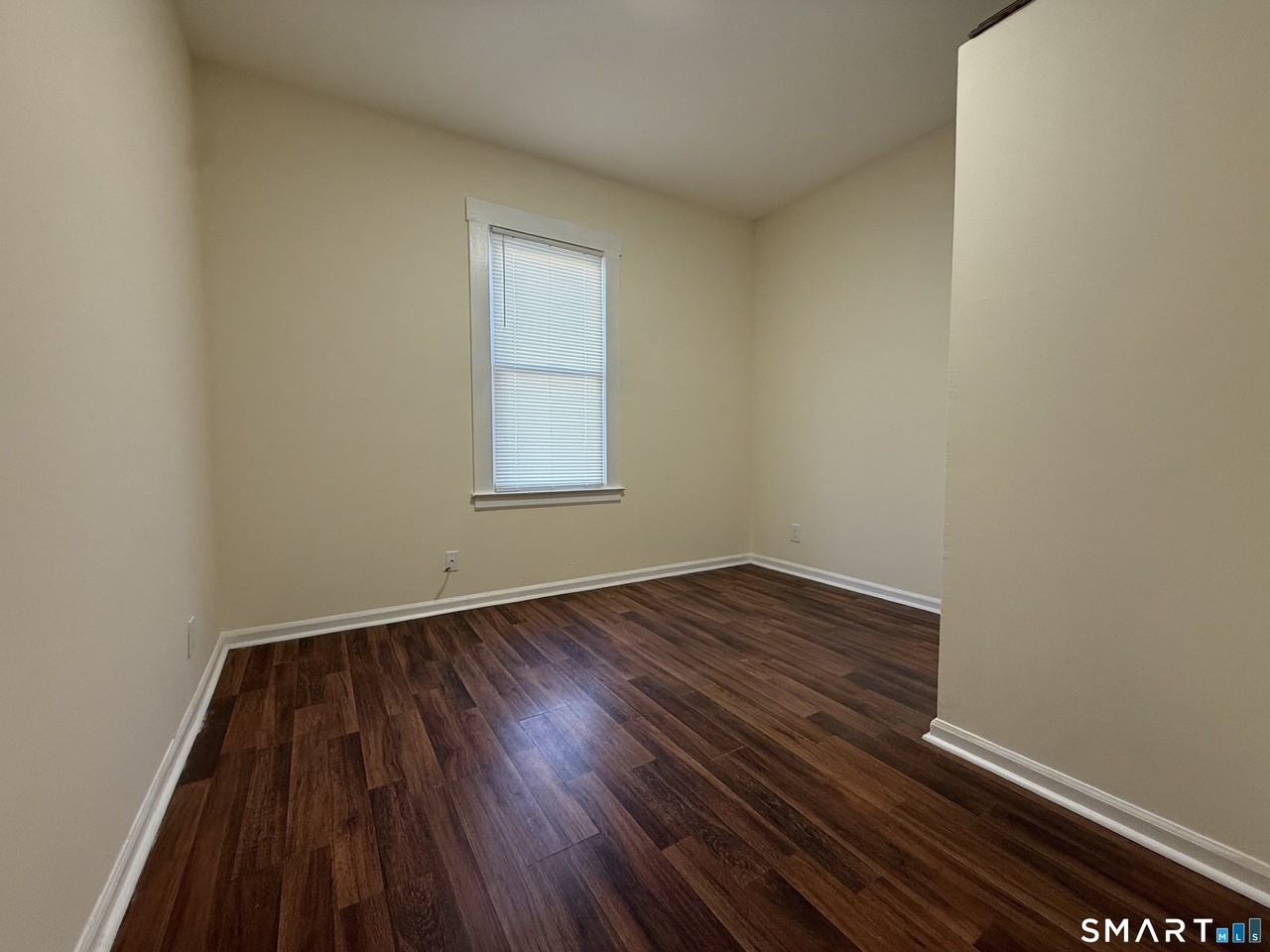 51 Gilbert St #1stFL - Photo 7 of 8