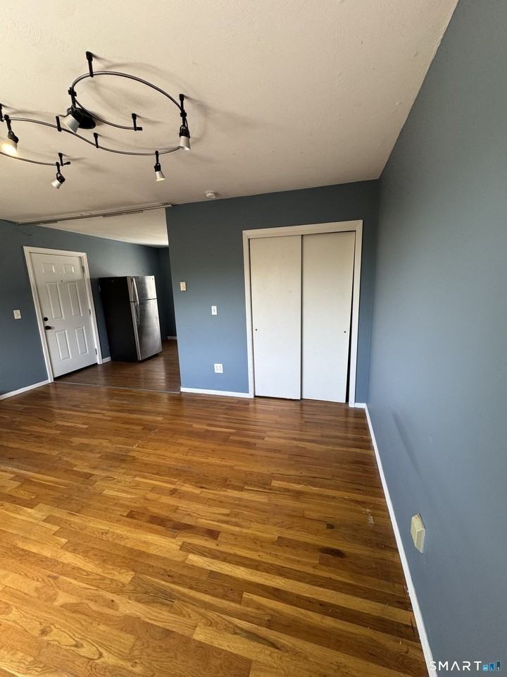 36 Woodbury Ave #2F - Photo 4 of 13