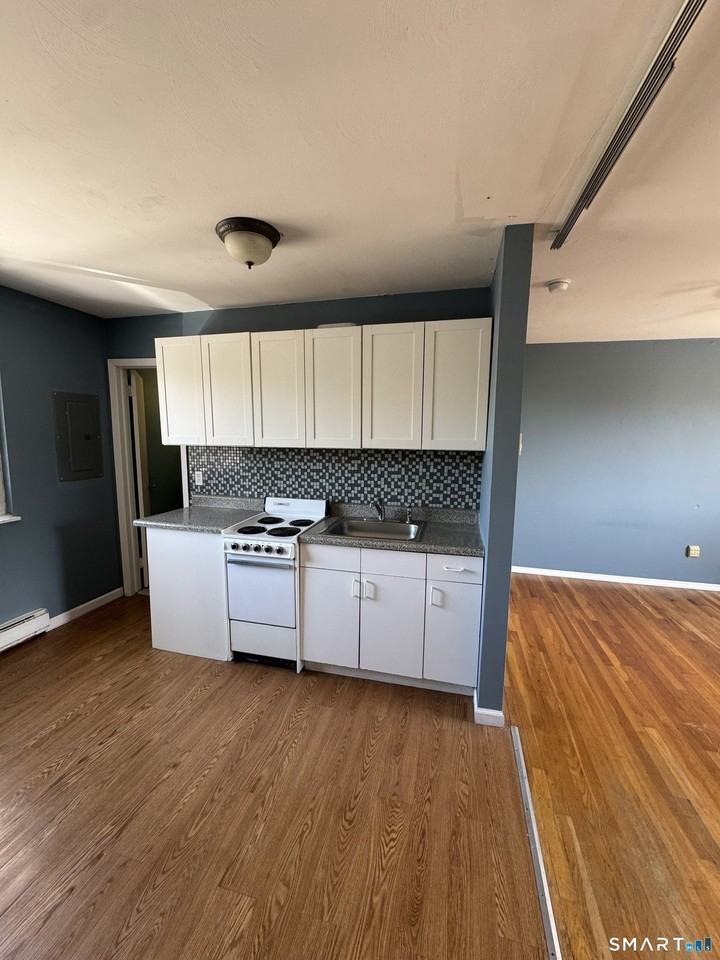36 Woodbury Ave #2F - Photo 5 of 13