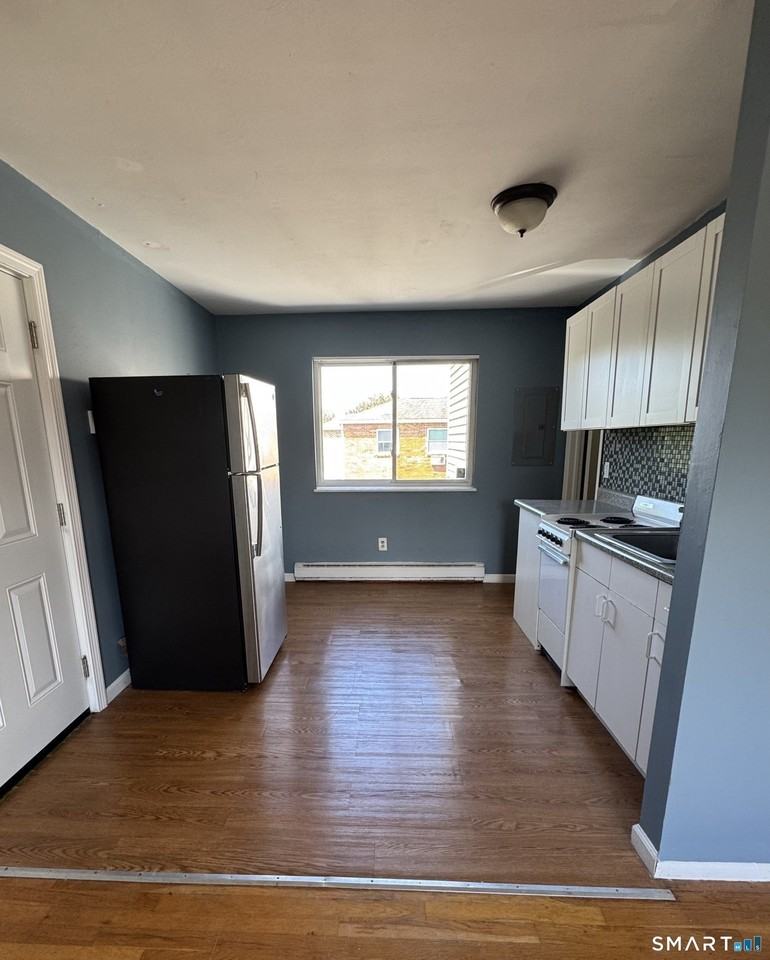 36 Woodbury Ave #2F - Photo 6 of 13