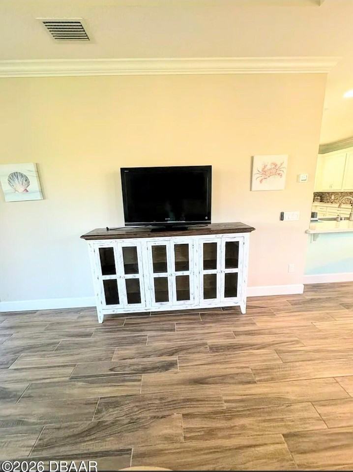 330 Coral Reef Way - Photo 5 of 17