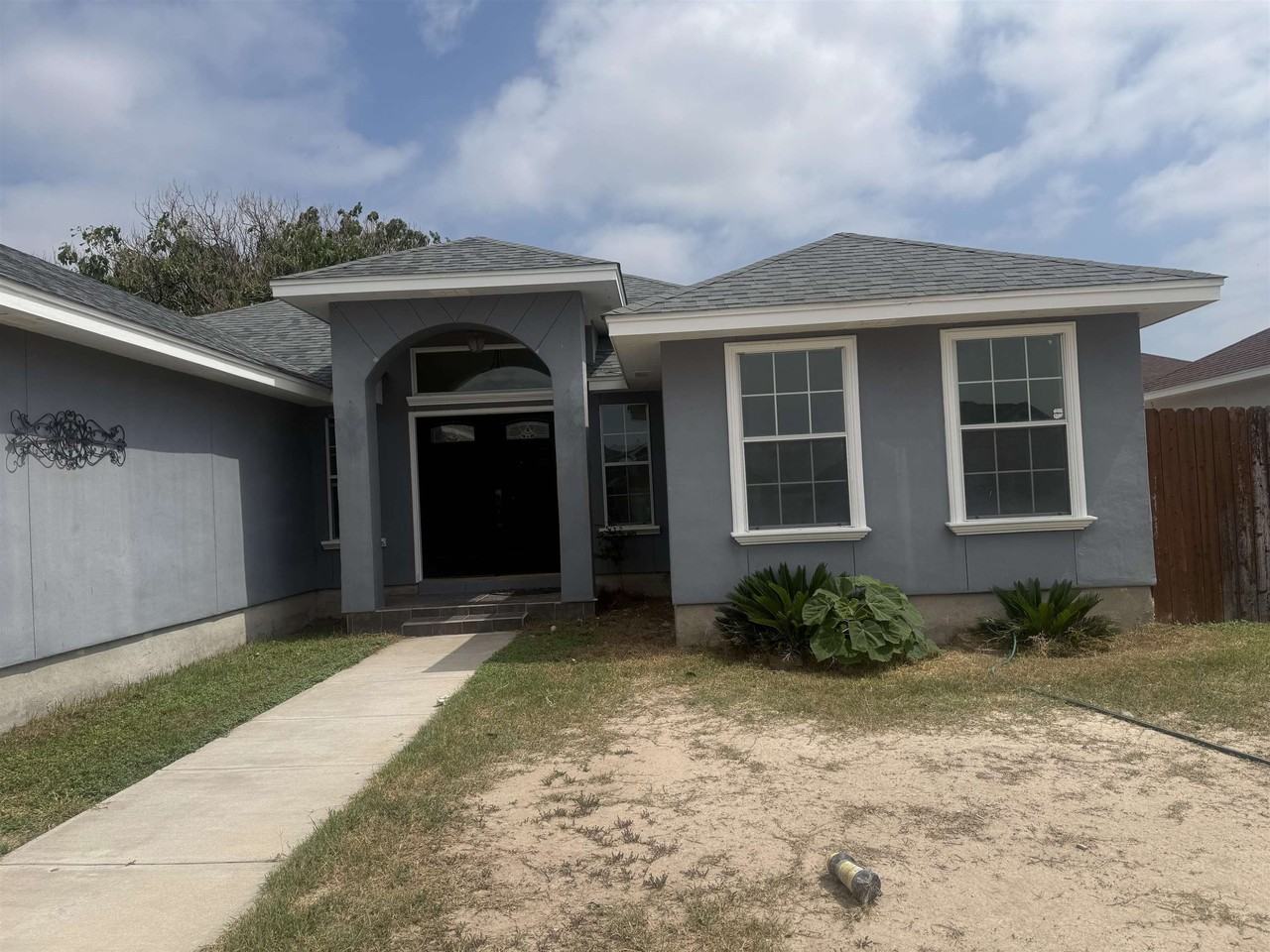 213 Alyssa Dr - Photo 2 of 2