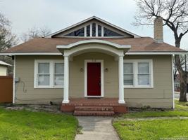 featured image of 538 W Elsmere Pl