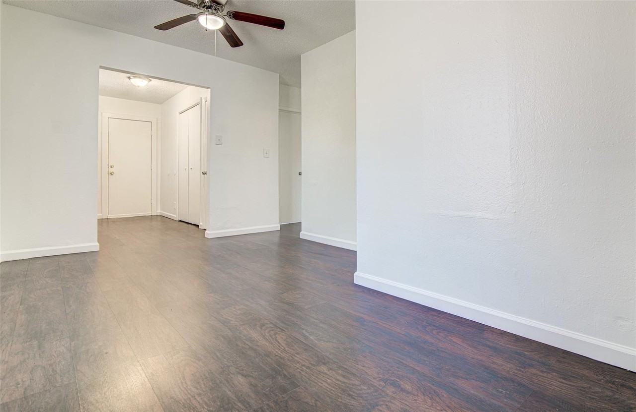 912 Catalpa St - Photo 4 of 15