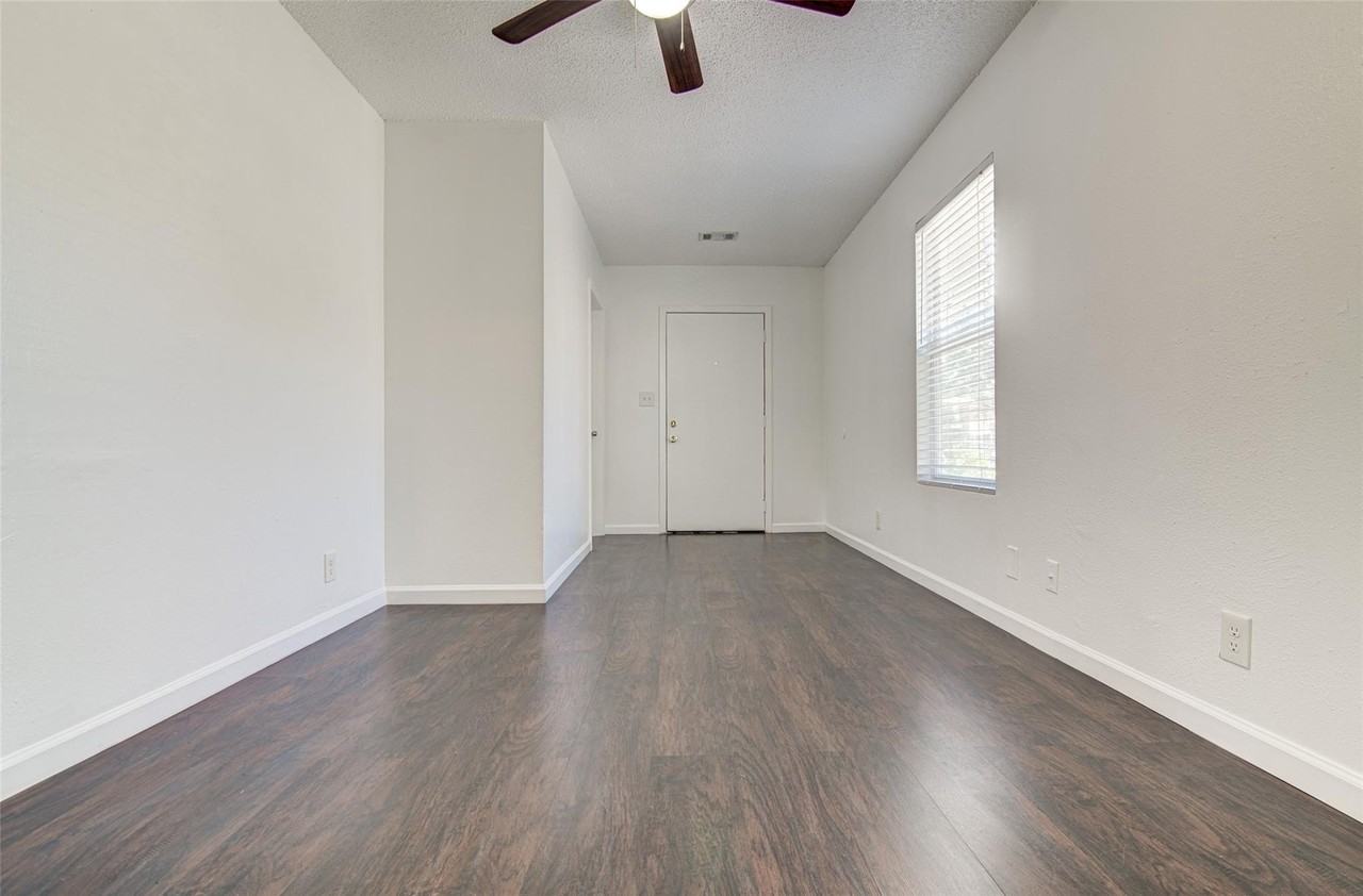 912 Catalpa St - Photo 6 of 15