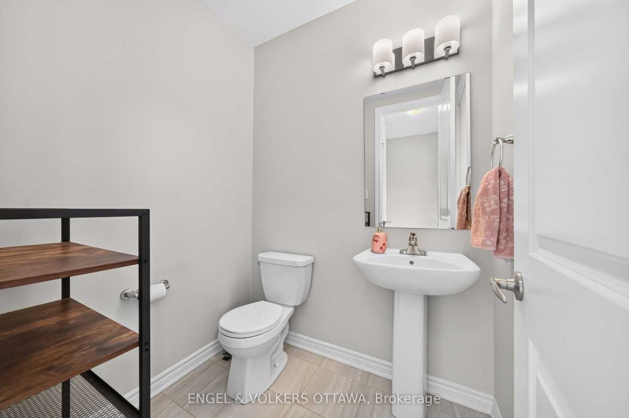33 Focality Cres - Photo 5 of 34