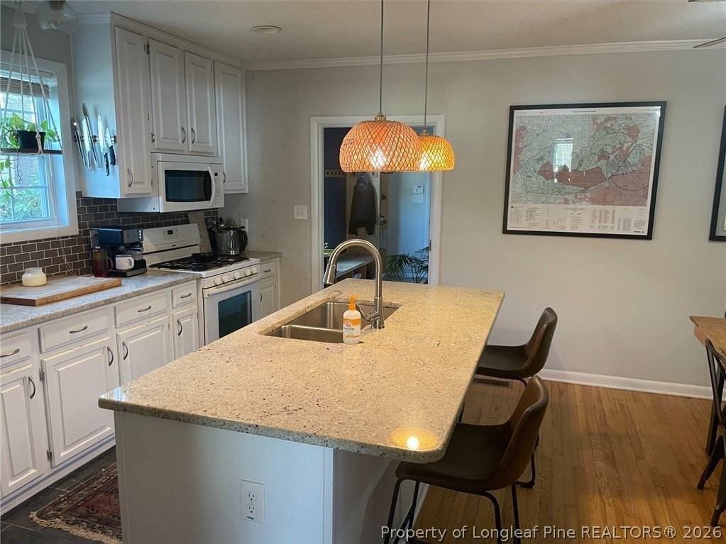 213 Marshall Rd - Photo 4 of 16