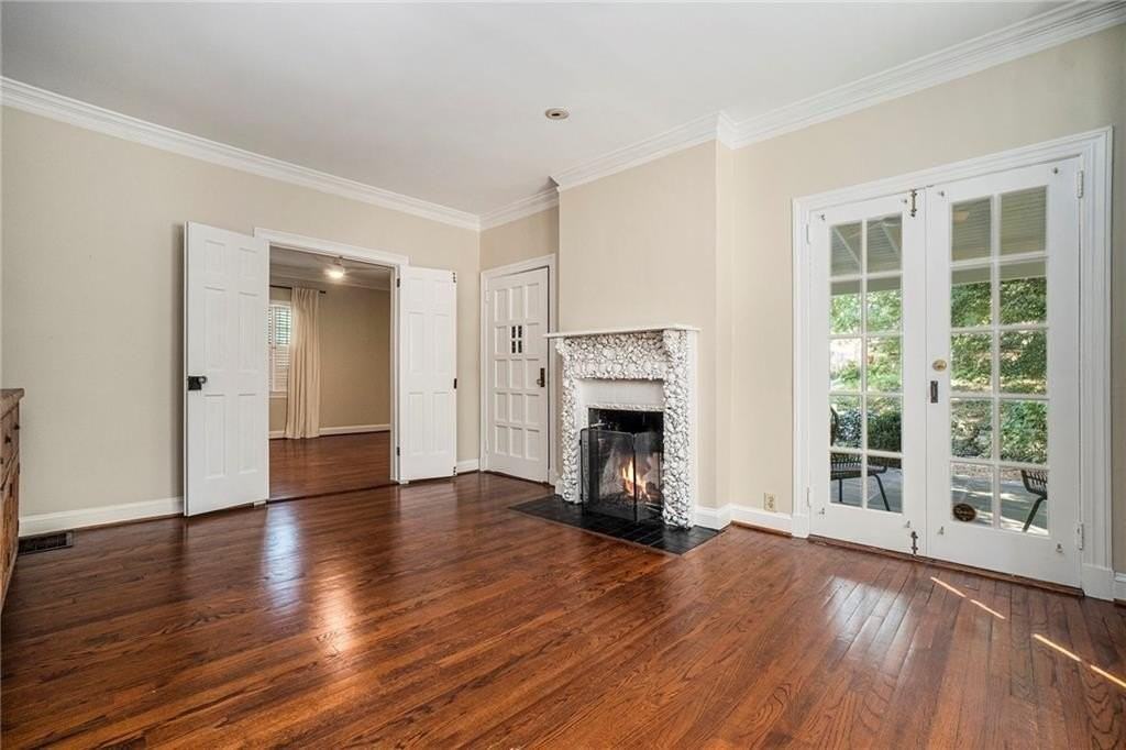 2378 Glenwood Dr Ne - Photo 3 of 25