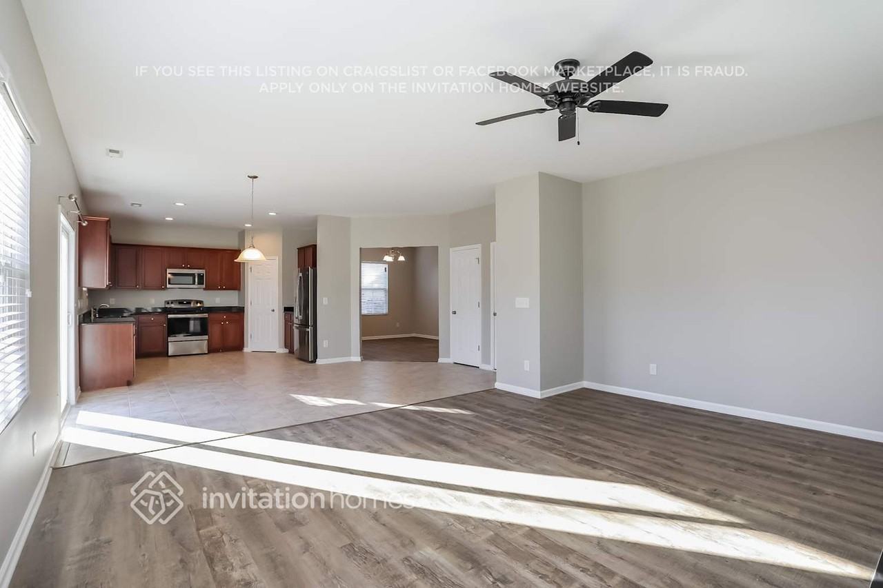 3826 Althorp Dr - Photo 2 of 16