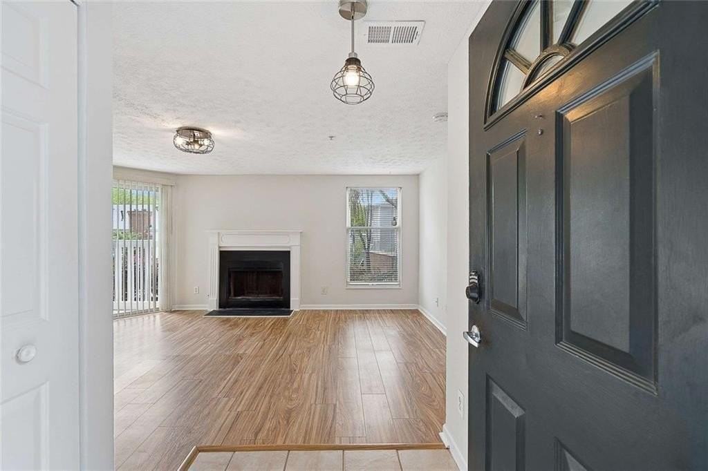 1465 Keys Crossing Dr Ne - Photo 2 of 38