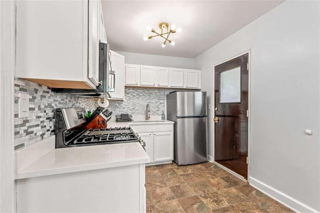 1780 John Calvin Ave #R - Photo 4 of 12