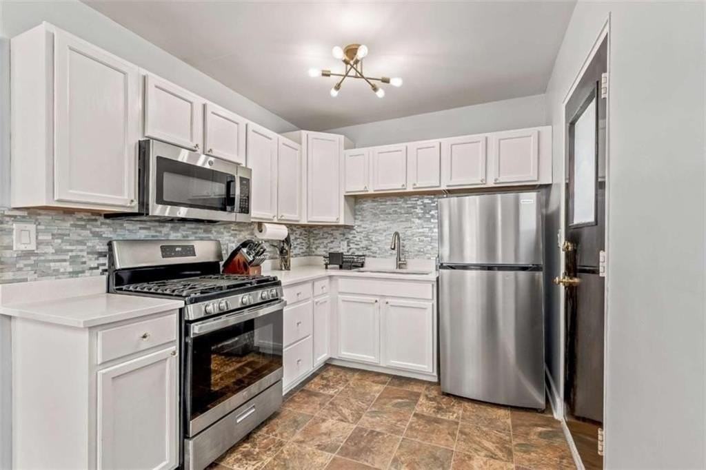 1780 John Calvin Ave #R - Photo 5 of 12