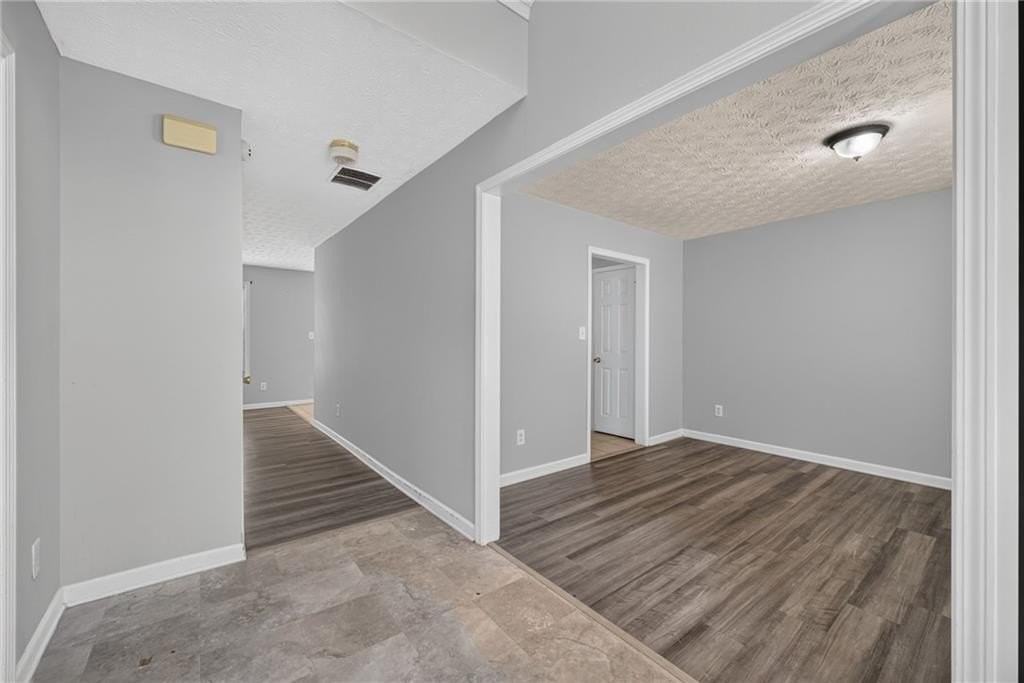 530 Sterling Pointe Ct - Photo 3 of 42