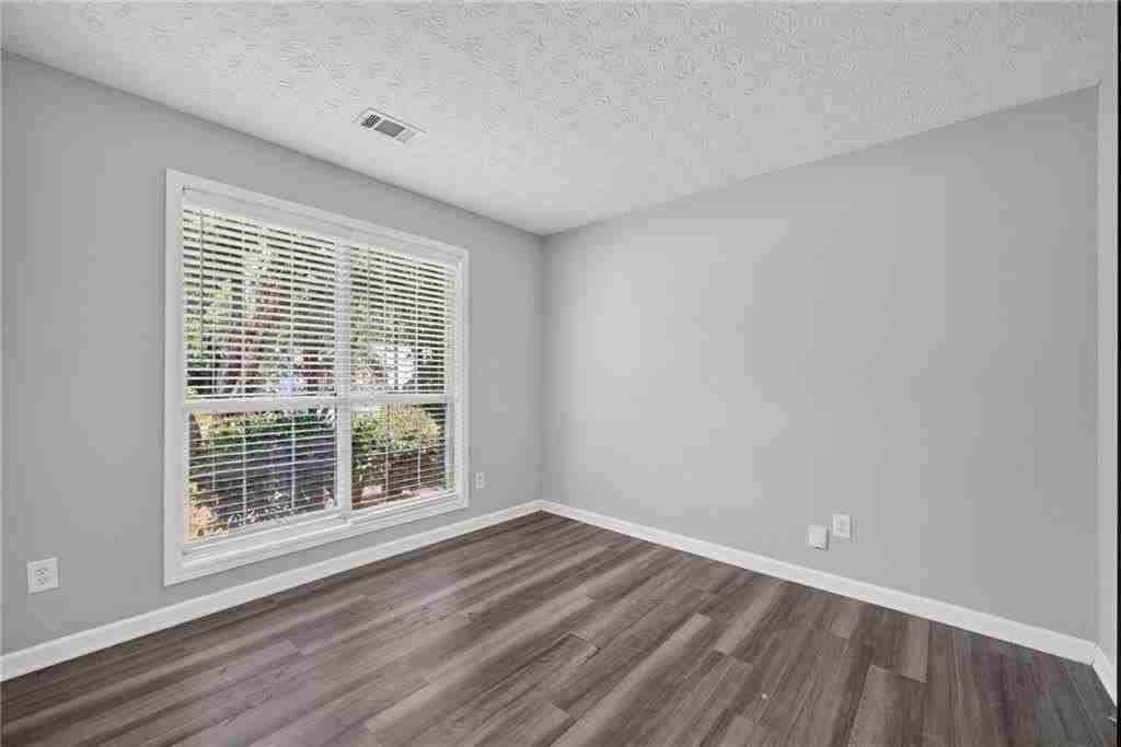 530 Sterling Pointe Ct - Photo 4 of 42