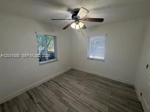 2742 Sw 32nd Ave - Photo 6 of 8