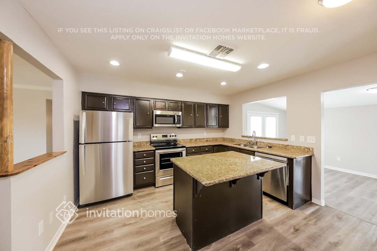 18423 N 32nd Ln - Photo 7 of 16