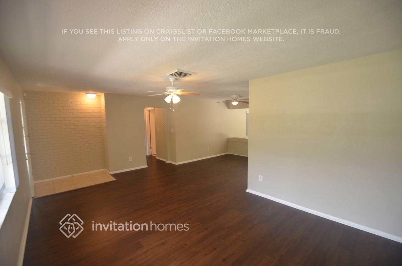 2642 Oakbrook Dr - Photo 3 of 13